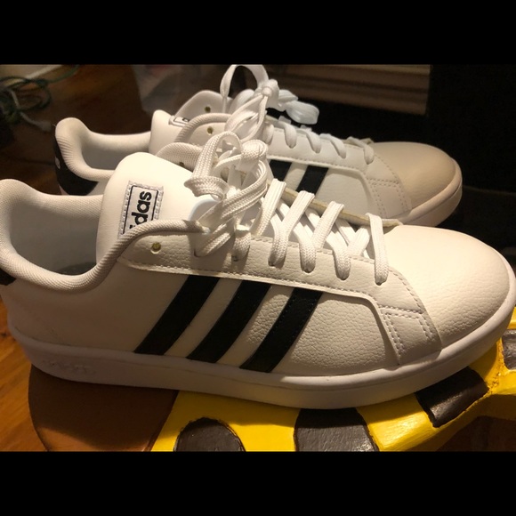 adidas Shoes - Classic black and white adidas